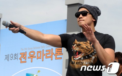 °ü°´¼®¿¡ ¸¶ÀÌÅ© ³Ñ±â´Â ºñ