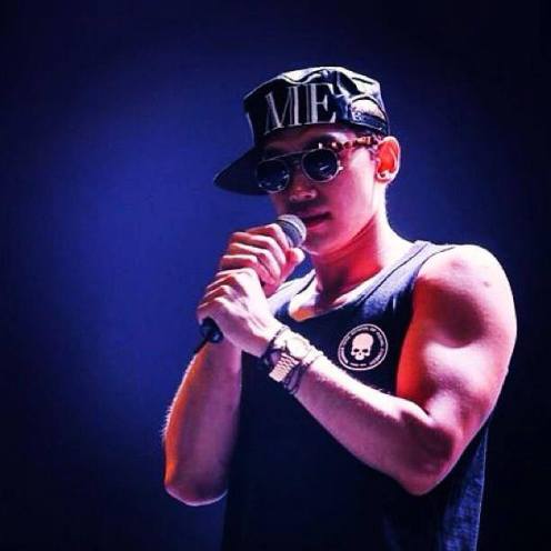 64459_622563924442972_55380771_n