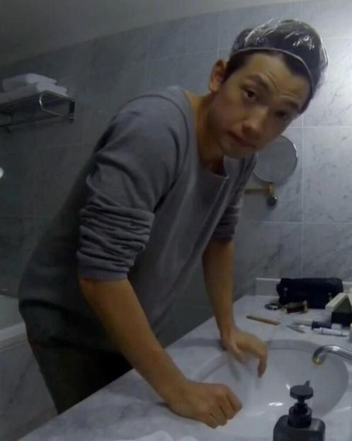 Now you see why his skin is so beautiful. He washes it and moisturizes constantly! Cap courtesy of yoshimin_k @Twitter.