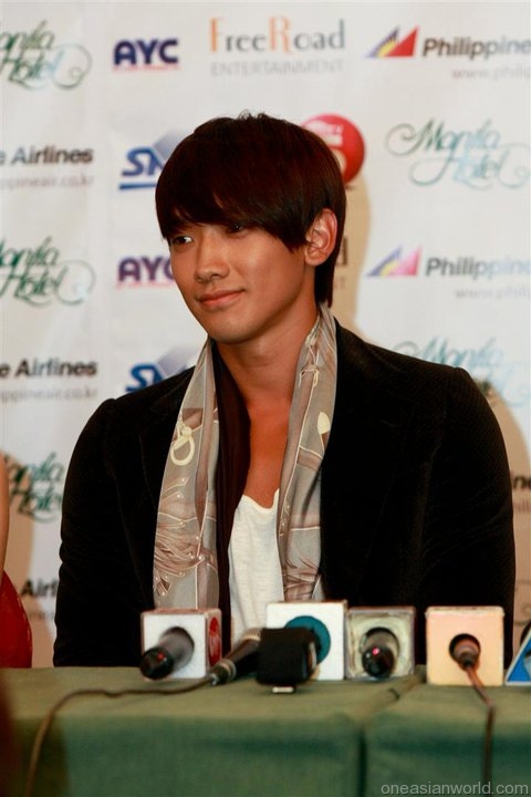 fugitive-press-conf-manila-pic3