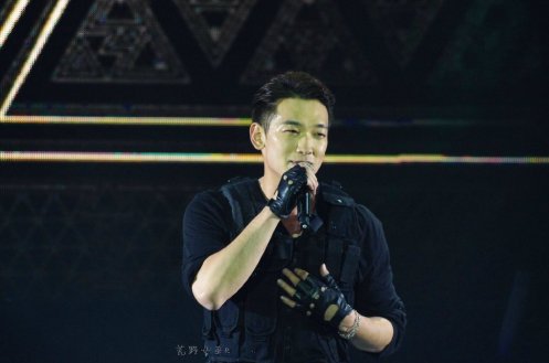 3eb6d695gw1eewg4w6i57j21kw11sqb0