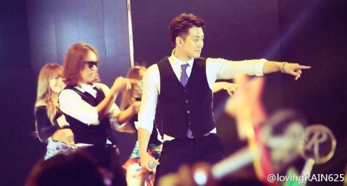 BnPJbcqCAAAF0zg.jpg large