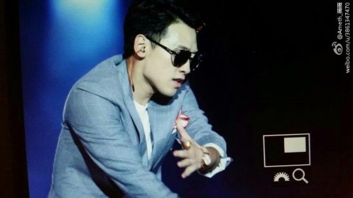 e6277c8ejw1eizbuwwie5j20f00qo0tn