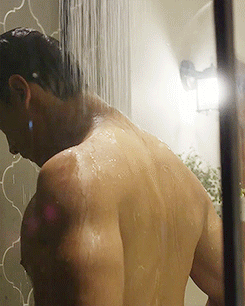 tumblr_nch5qsQFaK1twsgzro3_r1_250