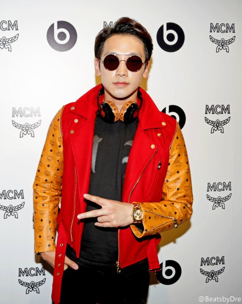 bed7bd7egw1es3ptc7pqfj21kw1z4nhh(0)