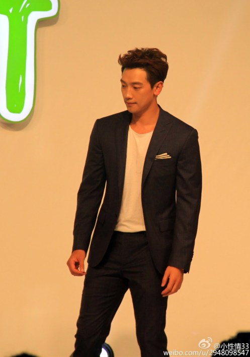 afb869f3gw1evjv5nfb78j21fx2211bq