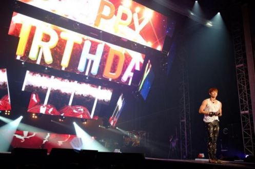 TheSquallSeoulFri11Rainfanhappybirthday_kaienlovefit