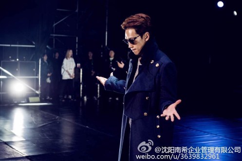 d8f37181jw1f0cqfd0i7sj20zk0nomzq