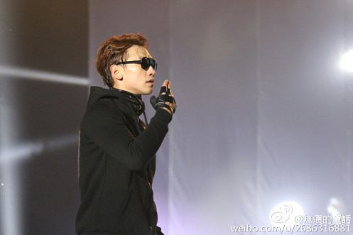 a01df151jw1f0hzvlo82uj21400qowin