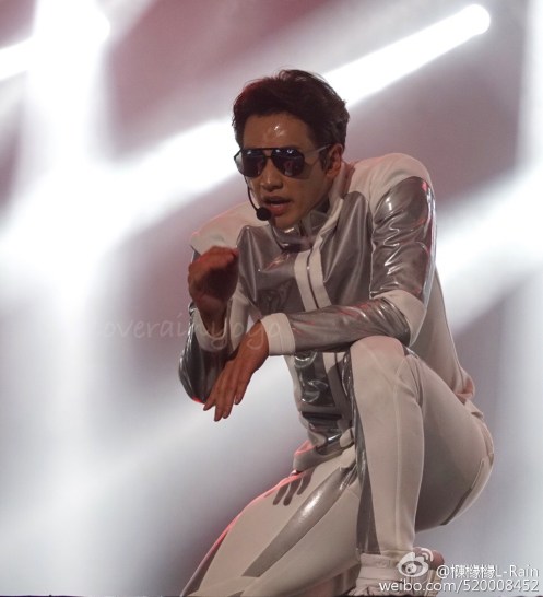 78f7d6a7jw1f5044e57oyj20qo0tbtdf