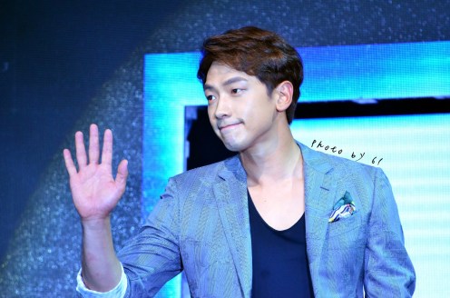 005B1iWqgw1f5kklezvx1j31kw11o4h0