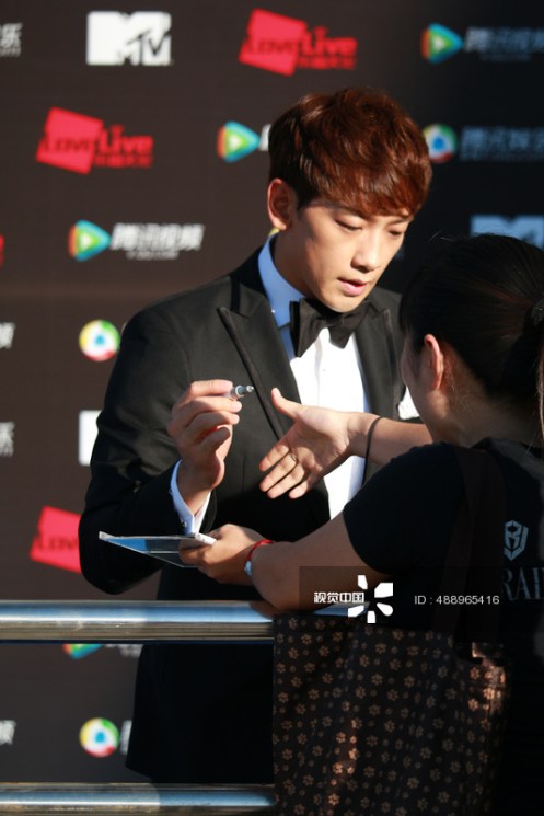 6b465320gw1f6c8ubbgqbj20et0m80xc