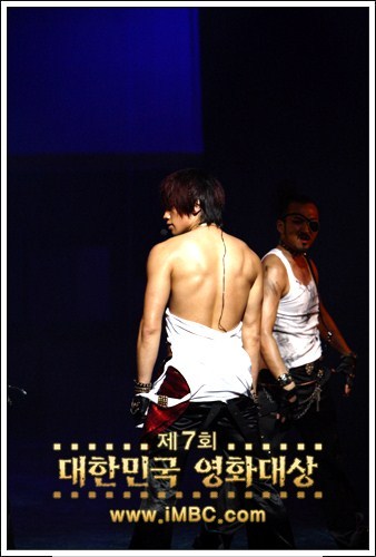 7d574e273dd4dbe3e4e3f22ff24df4bb1228443491_full