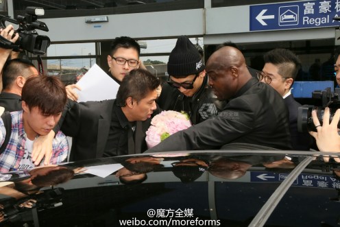 67331a6bjw1f95ityq2r3j22yo1z44qt